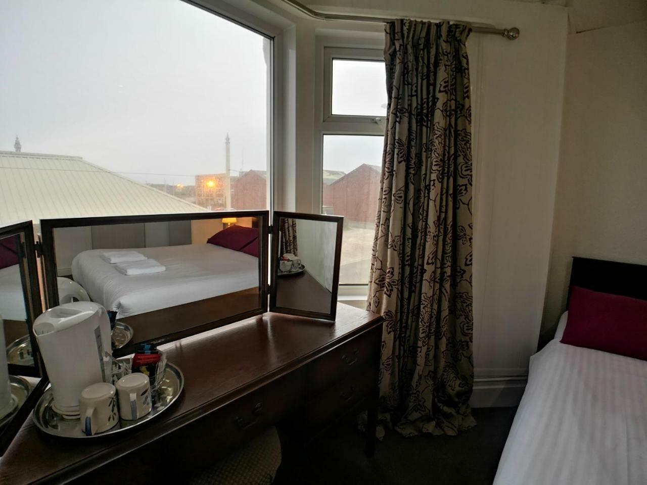The Hopton Hotel Blackpool Esterno foto